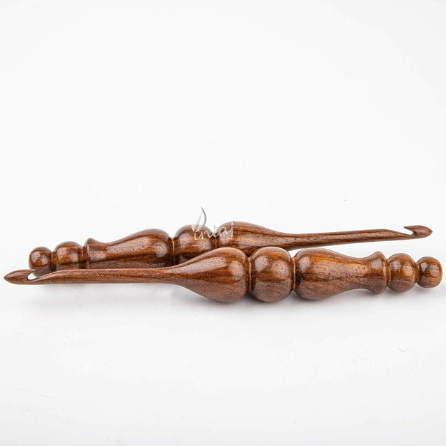 8.00mm Handmade Rosewood Crochet Hook, Ergonomic Wooden Yarn Hook